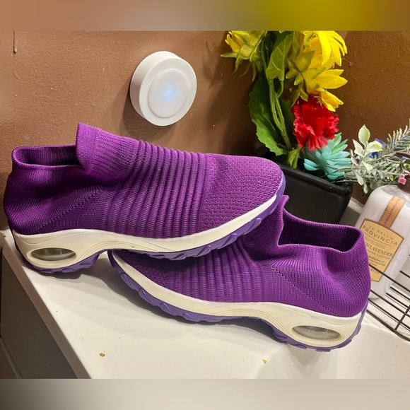 Women’s Vibrant Purple Knit Slip-On Sneakers SIZE 10 - Picture 1 of 4